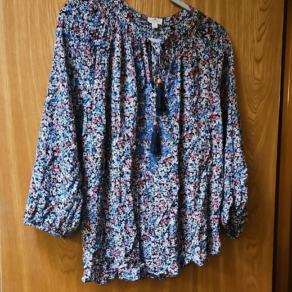 Chic Floral Print Blouse with Tassel Accents